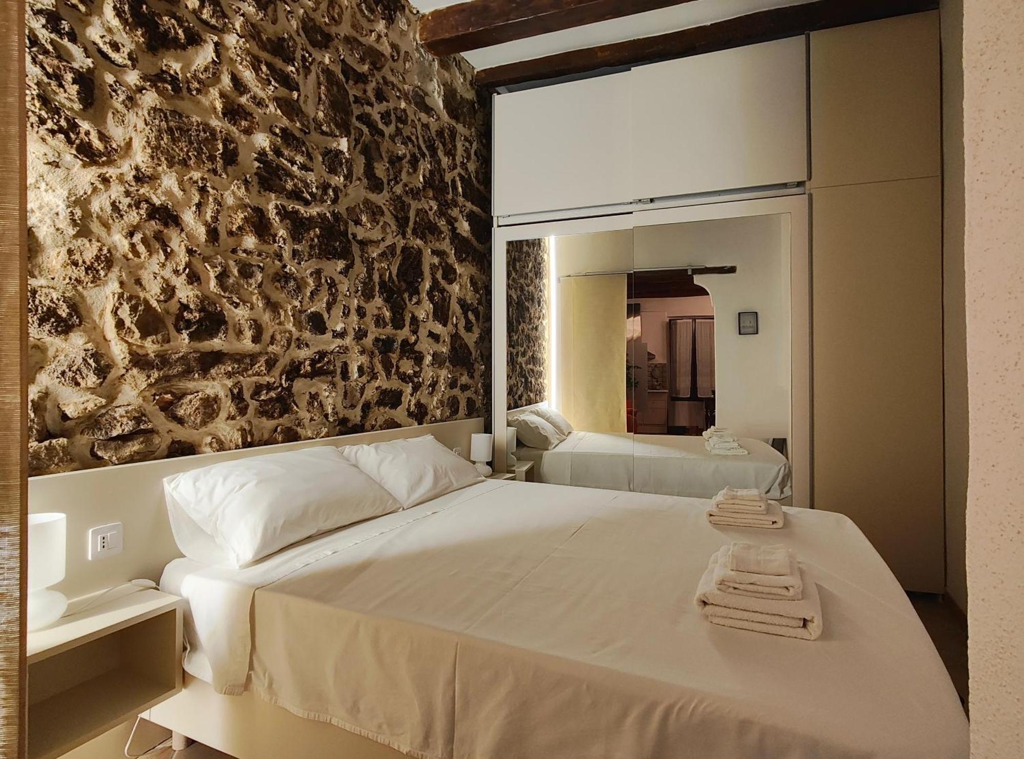 Old Town Apartment *